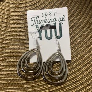 Silver tone beautiful earrings